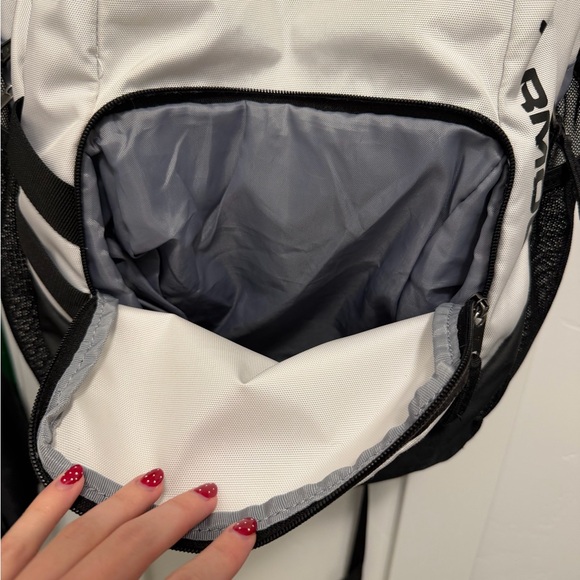 Under Armour Backpack - Picture 9 of 12